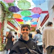 Doy clases de Literatura Hispanoamericana y un taller de escritura artística/creativa. Ayudo a potenciar proyectos de escritura.